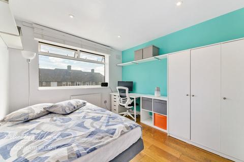 18 Scarsbrook Road, London, SE3 8AF