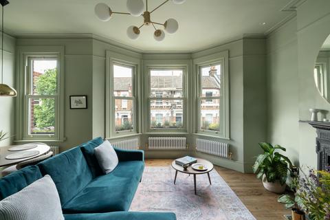 2 bedroom flat for sale, Bathurst Gardens, London, NW10