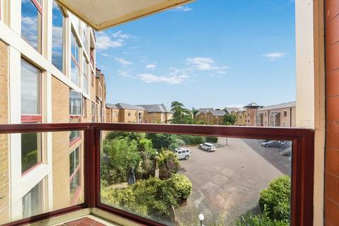 1 bedroom flat for sale, Tradewinds Court, Quay 430, Wapping, E1W