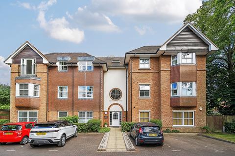 2 bedroom flat for sale, Old Woking Road, West Byfleet, KT14