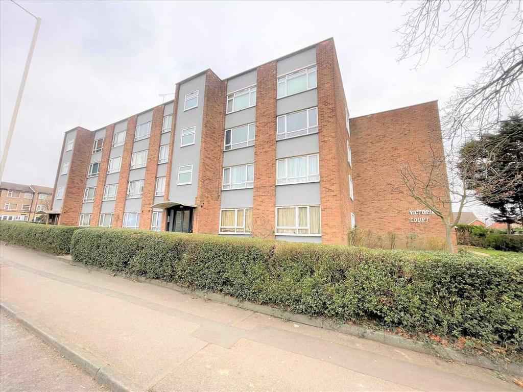 Victoria Court, Romford, ROMFORD 2 bed apartment - £1,600 pcm (£369 pw)