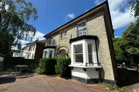 1 bedroom apartment for sale, Worple Road, Epsom, Surrey