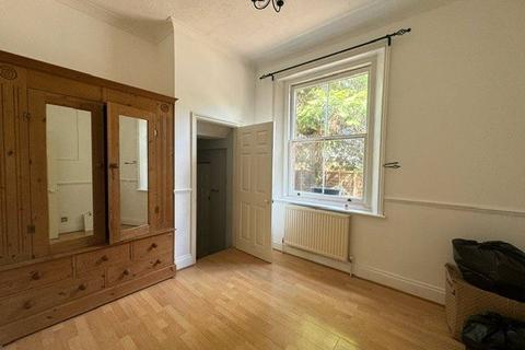 1 bedroom apartment for sale, Worple Road, Epsom, Surrey