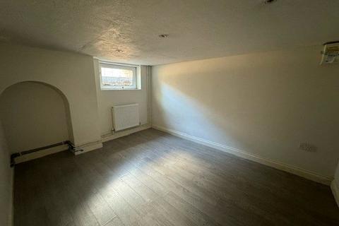 Flat 1, 20 Worple Road, Epsom, KT18 5EF