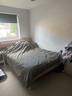 2 bedroom flat to rent, Park Close, London E9