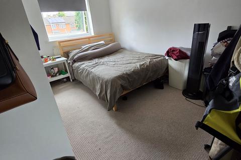 2 bedroom flat to rent, Park Close, London E9