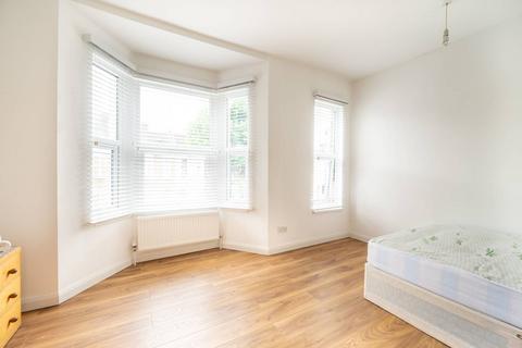1 bedroom flat to rent, Prestbury Road, Forest Gate, London, E7
