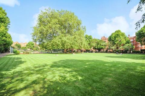 3 bedroom flat for sale, Queens Club Gardens, Barons Court