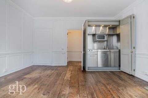 Studio to rent, Lexington Street W1F