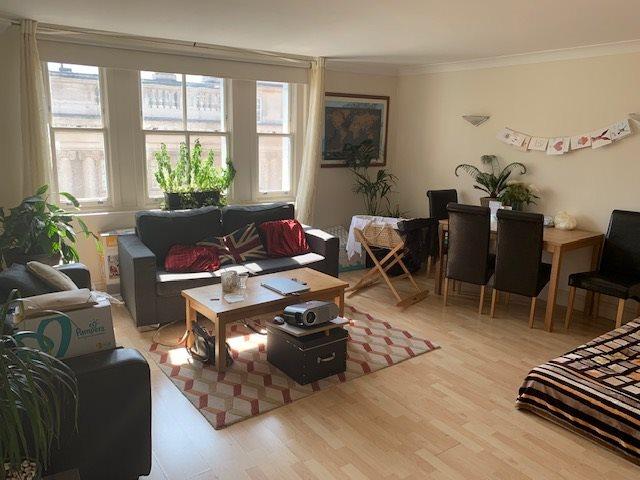 Fleet Street, City Of London EC4A 1 bed flat - £2,400 pcm (£554 pw)