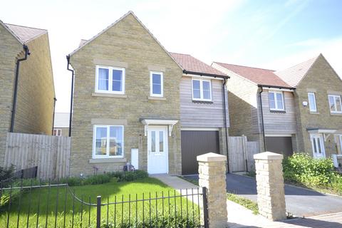 4 bedroom detached house to rent, Little Grebe Road, Cheltenham GL52