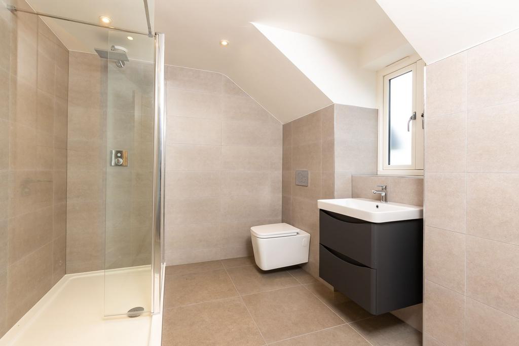 En suite Shower Room 2