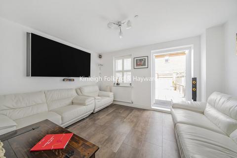 4 bedroom terraced house for sale, Renwick Drive, Bromley