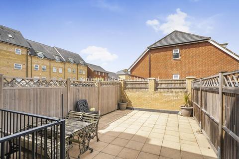 4 bedroom terraced house for sale, Renwick Drive, Bromley