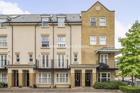 4 bedroom terraced house for sale, Renwick Drive, Bromley