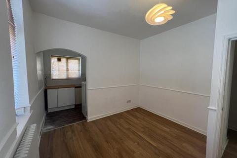 1 bedroom apartment to rent, 15, Warwick Road