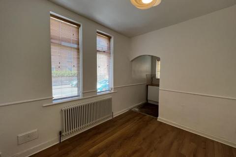 1 bedroom apartment to rent, 15, Warwick Road