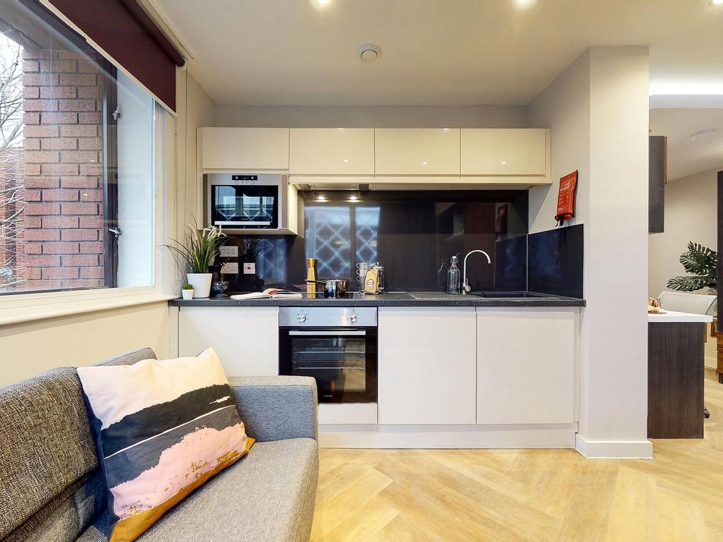 Apartment in Leeds, West Yorkshire - View 5