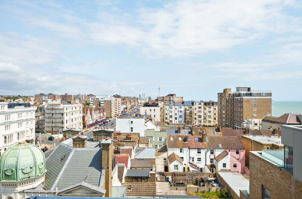 Kingsway, Hove, BN3 2 bed apartment for sale £142,500