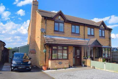 3 bedroom semi-detached house for sale, Oakfield Close, Brigg, DN20