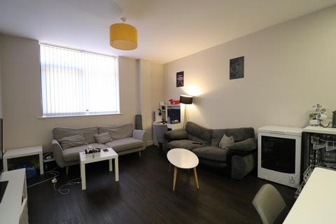 2 bedroom flat to rent, Dawsons Square, Pudsey, West Yorkshire, UK, LS28
