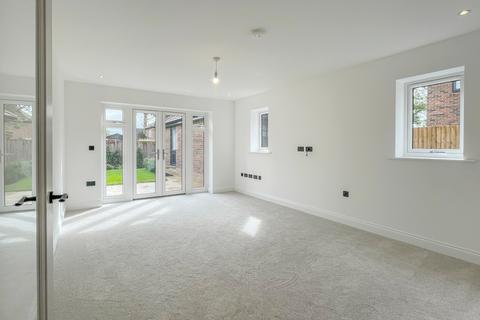 2 bedroom detached bungalow for sale, Plot 14, The Stanton at Hayfield Rise, 29, Holloway Rise SN10