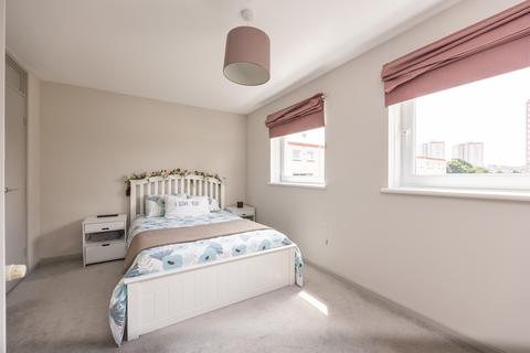 2 bedroom maisonette for sale, Craigour Drive, Edinburgh EH17