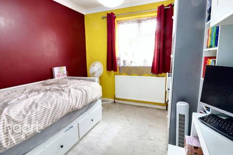 3 bedroom maisonette for sale, Broadmark Road, Slough