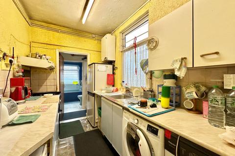 3 bedroom terraced house for sale, Barclay Street, Leicester