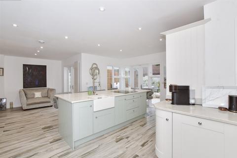 4 bedroom detached house for sale, Edgar Close, Kings Hill, West Malling, Kent