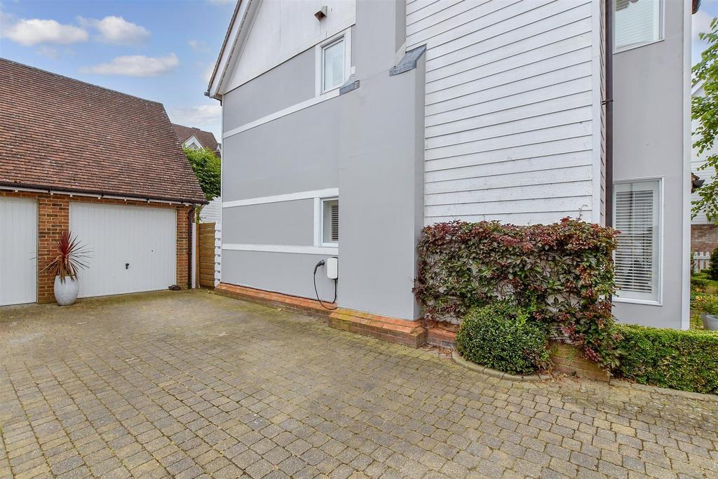 Driveway/Parking