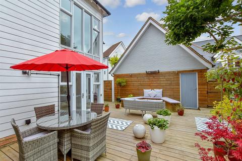 1 Edgar Close, Kings Hill, West Malling, ME19 4JE