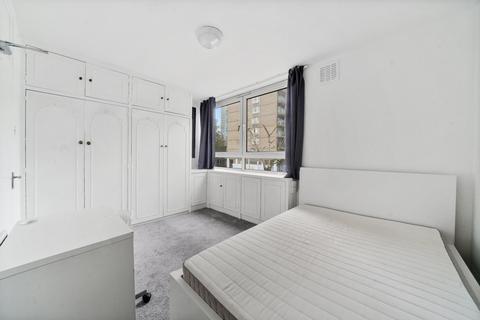 3 bedroom maisonette to rent, Clarence Gardens, London