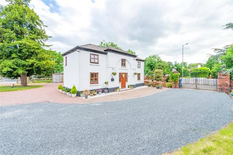 3 bedroom detached house for sale, Stourbridge Road, Wombourne, Wolverhampton