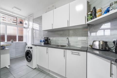 1 bedroom flat to rent, Grove End House, Grove End Road, St John's Wood, London