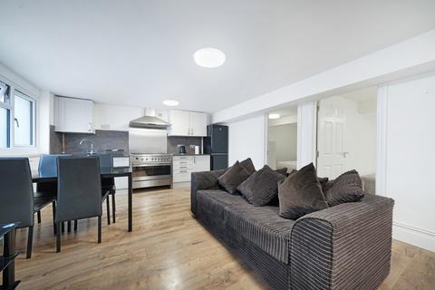 2 bedroom flat to rent, Green Lanes, Newington Green, London