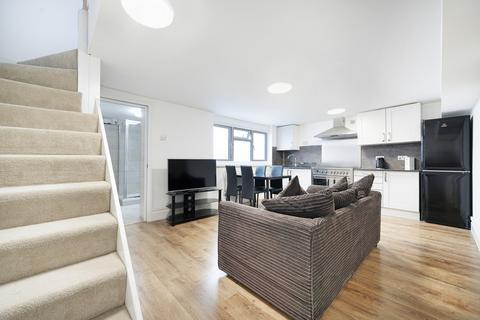 2 bedroom flat to rent, Green Lanes, Newington Green, London