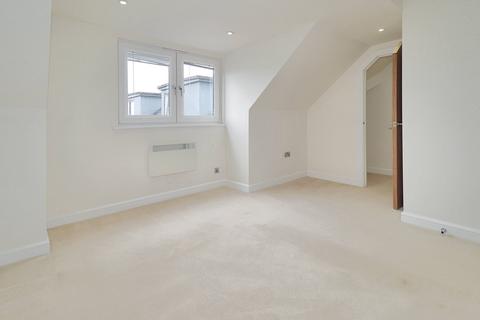 1 bedroom apartment for sale, Lyon Road, Walton-on-Thames KT12