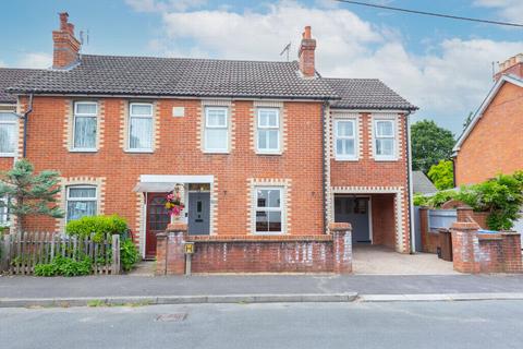 3 bedroom semi-detached house for sale, Highfield Road, Farnborough, GU14