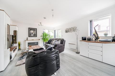 2 bedroom flat for sale, Kingfisher Close, Warwick, CV34