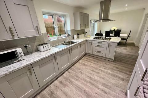12 Caton Moor Close, Thornton-cleveleys, FY5 3UQ