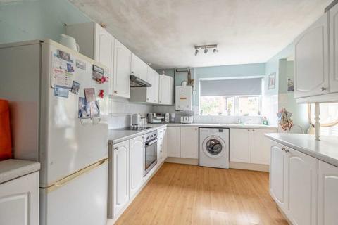 3 bedroom terraced house for sale, St Margarets Close, Iver Heath, SL0