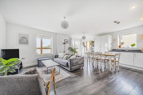 62 Clock View Crescent, London, N7 9GP