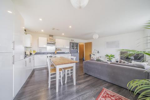 62 Clock View Crescent, London, N7 9GP