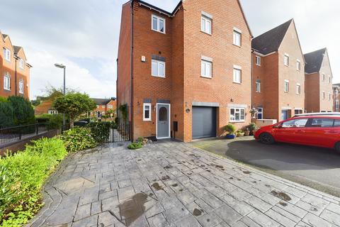 3 bedroom end of terrace house to rent, Peacock Mews, Kidderminster, DY10 2LE