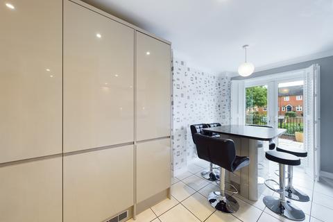 3 bedroom end of terrace house to rent, Peacock Mews, Kidderminster, DY10 2LE