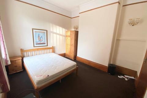 1 bedroom house to rent, Bingley Road, Shipley, West Yorkshire, UK, BD18
