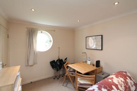 Studio to rent, Walsingham Close, Hatfield, AL10