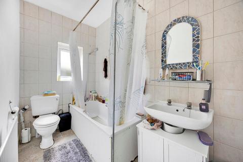 19 Davis Street, London, E13 9EE