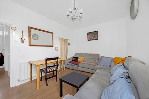 19 Davis Street, London, E13 9EE